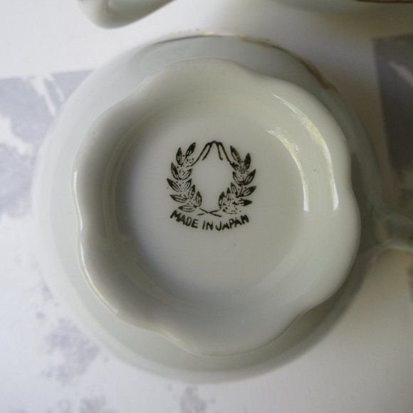 Fine Porcelain 2 Mugs "Golden Grape Leaf", Japan - Picture 9 of 11